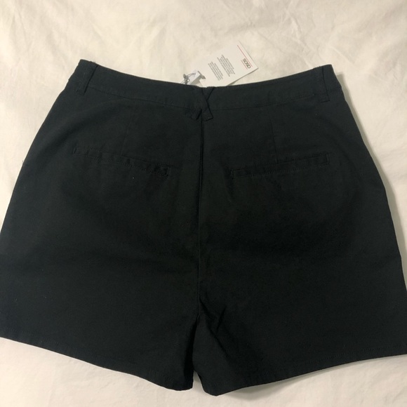 ASOS Chino Shorts - Picture 2 of 3